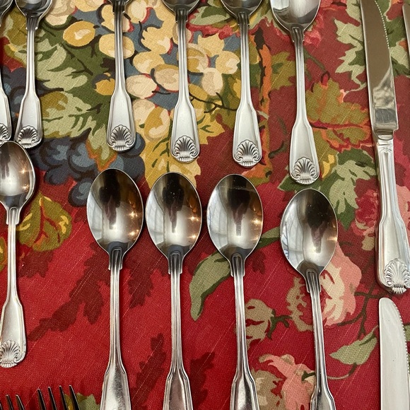 Supreme Cutlery by Towle Stainless Japan English Shell - Picture 3 of 7